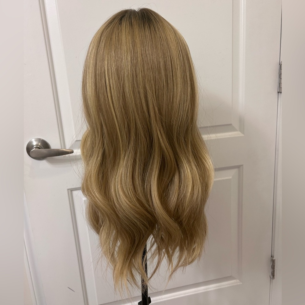 Melody honey blonde Chelsey Smith wig
